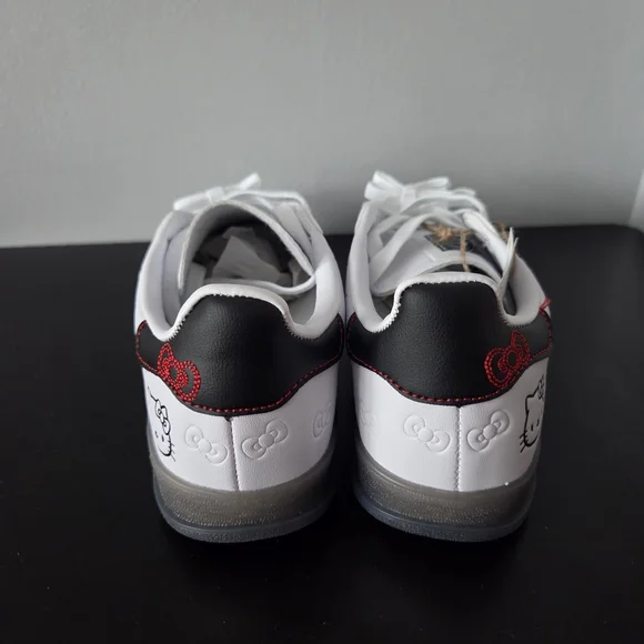 Adidas Hello Kitty 50th Anniversary Gazelle - Picture 5 of 10